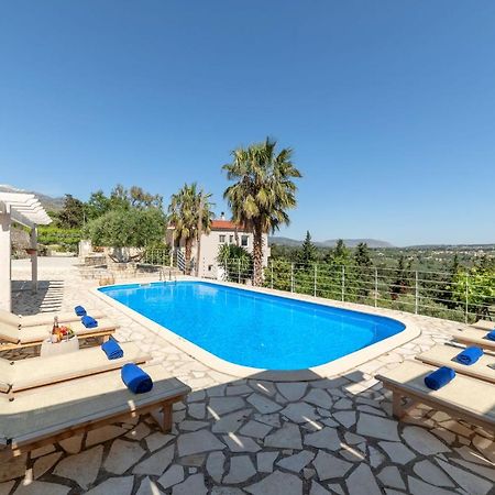Villa Chrysallis With Heated Pool Georgioupoli Exterior photo