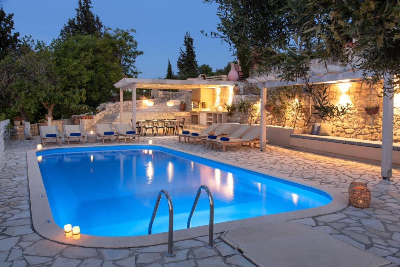 Villa Chrysallis With Heated Pool Georgioupoli Exterior photo